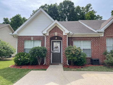 Centrally Located 2 Bedroom Townhouse