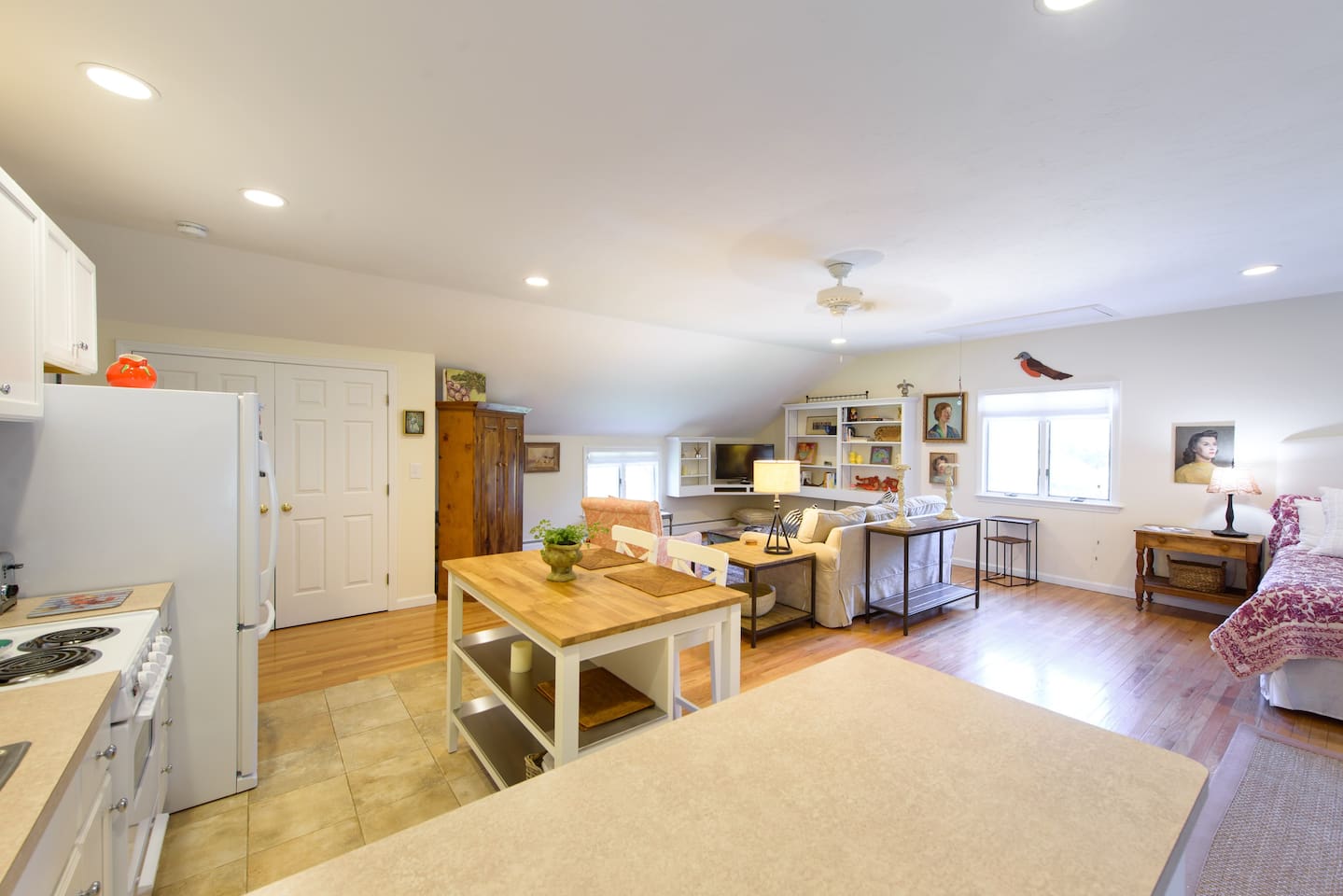 50+ Dreamy Airbnb Martha's Vineyard Vacation Rentals 196 Image of Airbnb rental in Martha's Vineyard