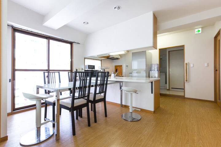 100m2 /MASSIVE PAD/5 MINS FROM SHINJUKU STATION gallery image 5