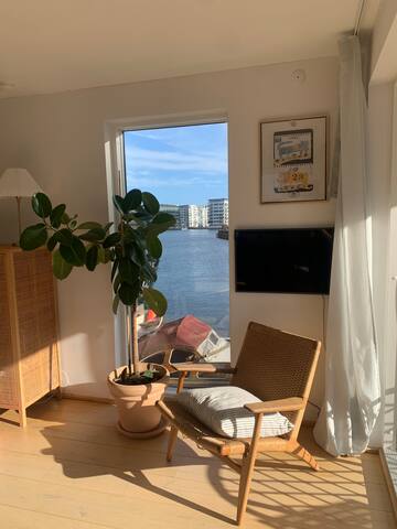 Fantastisk husbåd midt i København. gallery image 4