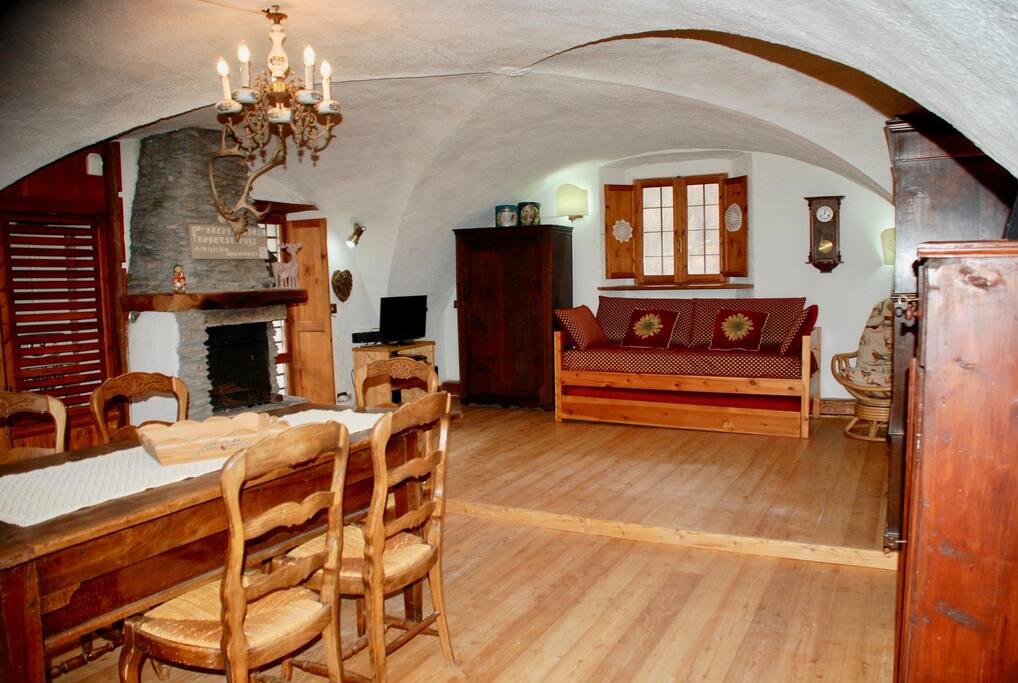 sala e 2 divani letto