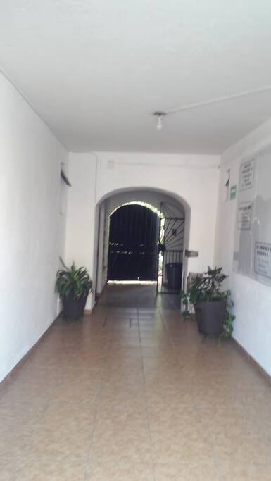 ENTRADA CALLE
