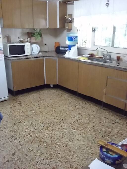 Cocina da al jardín