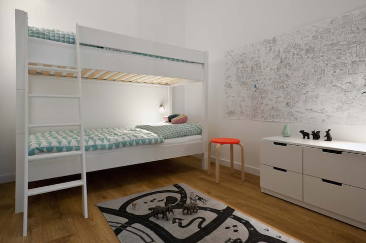 Chumba cha watoto (90x200cm/mara 2 juu ya kila mmoja)