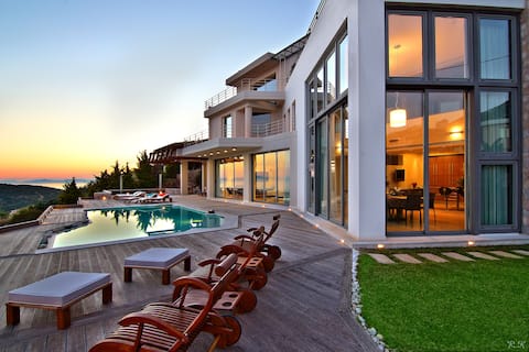 Villa Take Off, Magnificent Views,Luxurious Design