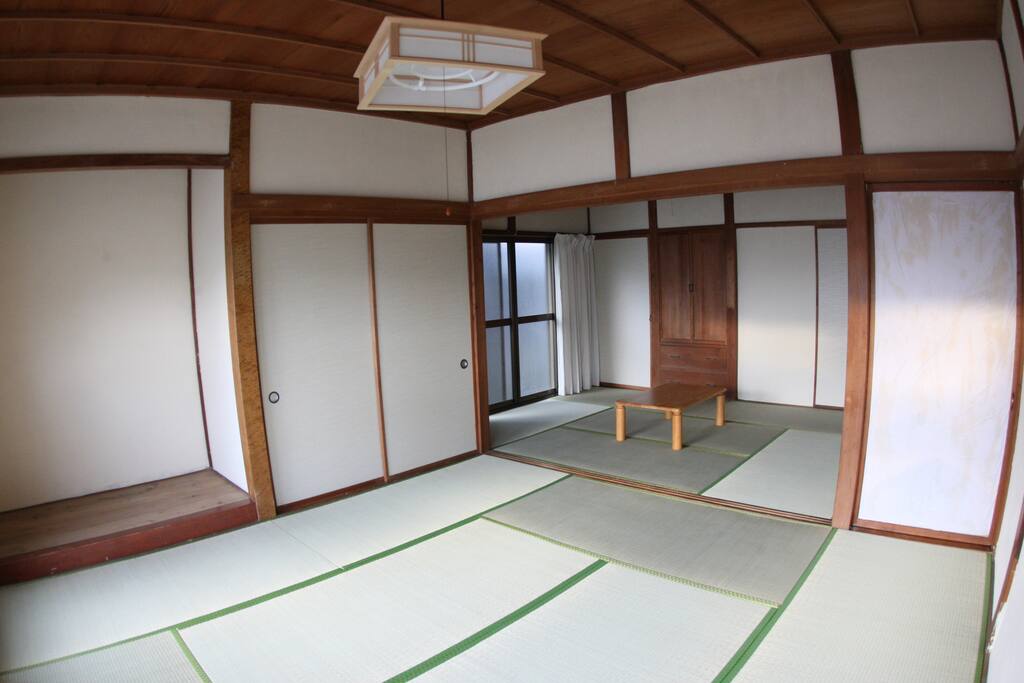 畳でごろごろできます。