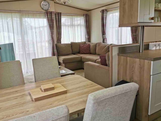 Airbnb Thorpe Le Soken Vacation Rentals Places To Stay