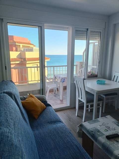 Successful Airbnb property: Ocean views. All renovated. in Sueca