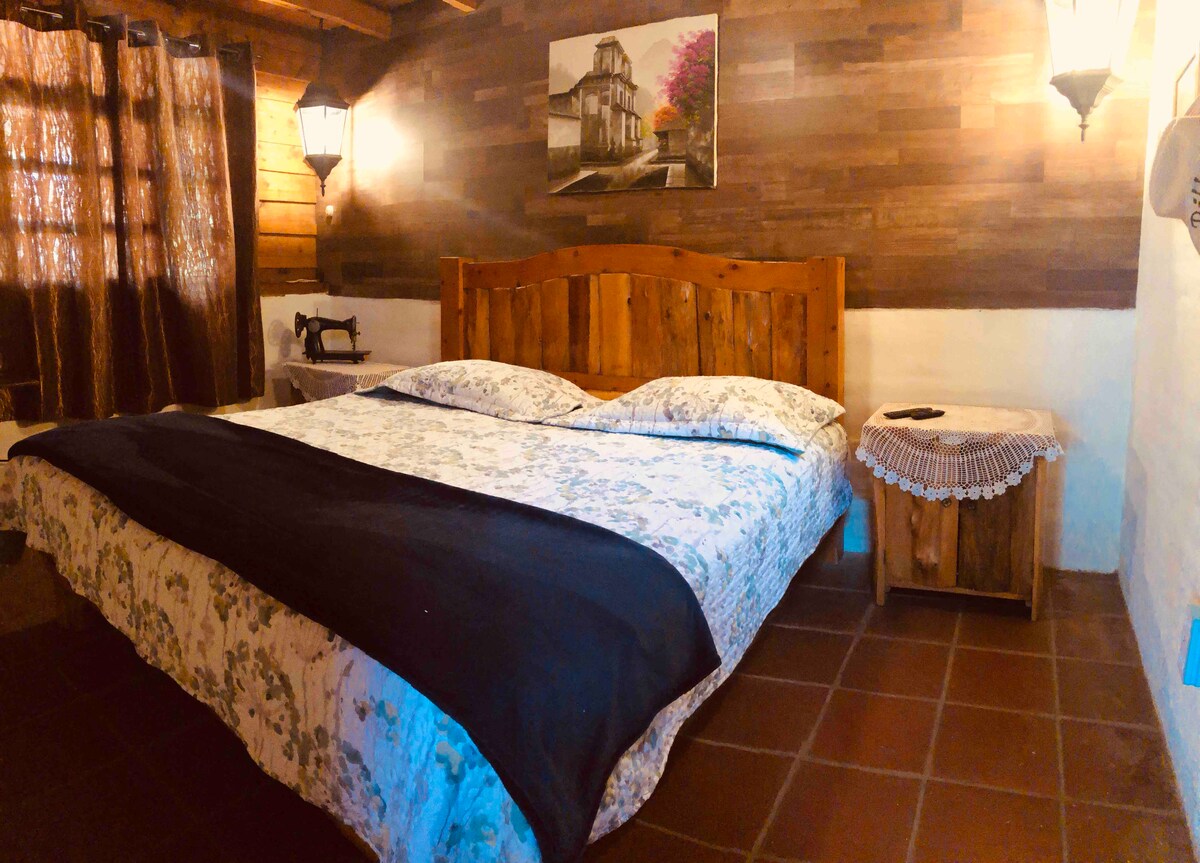 ГЛАВНА СПАЛНА СОБА 