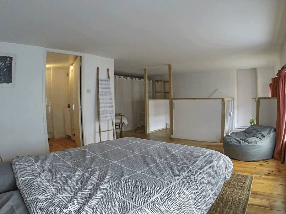 Chambre en mezzanine.