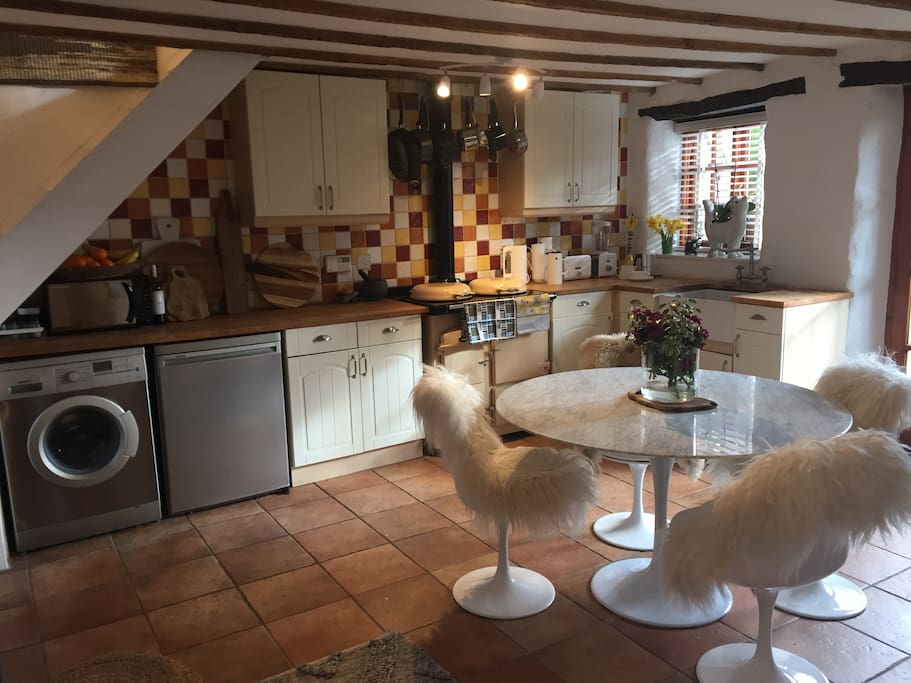 KITCHEN/DINING/SITTING ROOM