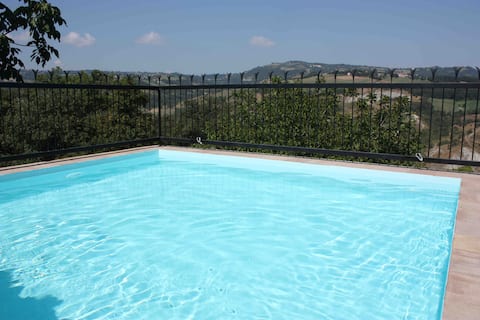 Casa Grande for 2 or 4 adults and 2 children