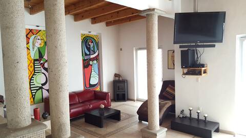 Popular Airbnb listing: Casa Picasso (Villa Maria Dolores) Guanajuato, Mx in Guanajuato