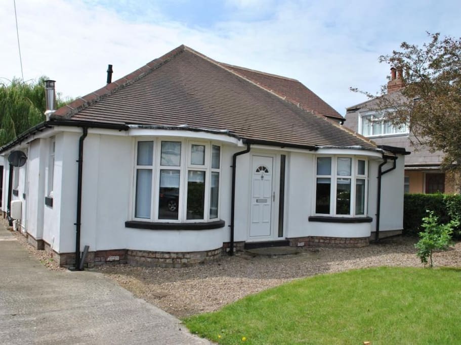 Front garden / Driveway