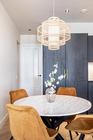 Cozy, new apartment near the Museum Square gallery image 4