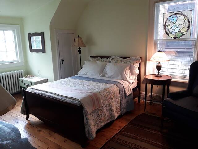 Beautiful And Private Annex Apartment Near Subway Apartments For Beautiful And Private Annex Apartment Near Subway Apartments For Rent In Toronto Ontario Canada
