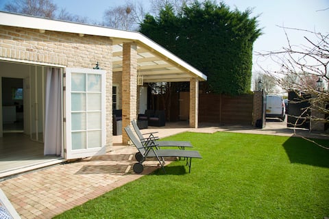 Bungalow Amsterdam Haarlem with sauna