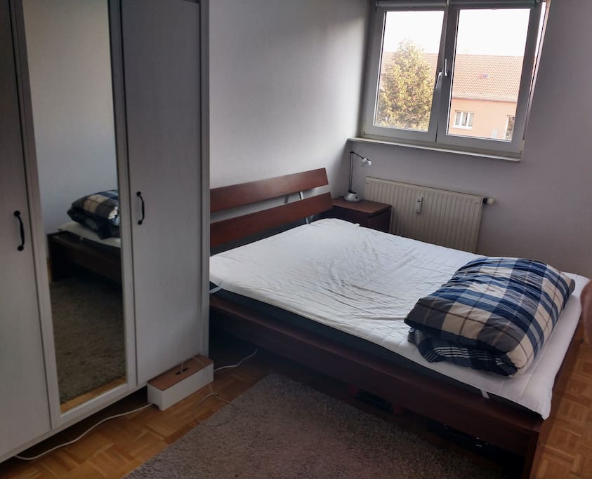 Bedroom with fresh linens and a very comfortable bed.