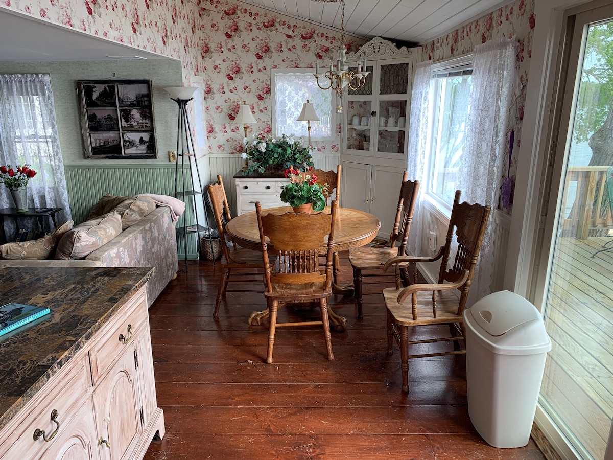 Cozy Waterfront Cottage on Sebasticook Lake - Cottages for Rent in ...