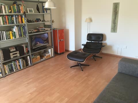 Successful Airbnb property: Urban apartment in Zurich's Seefeld district in Seefeld