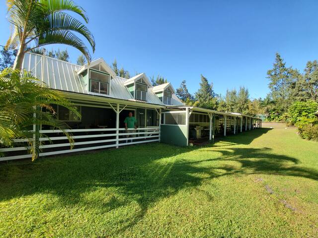 Fern Acres B&B 8 bed 8.5 bath Licensed. gallery image 2