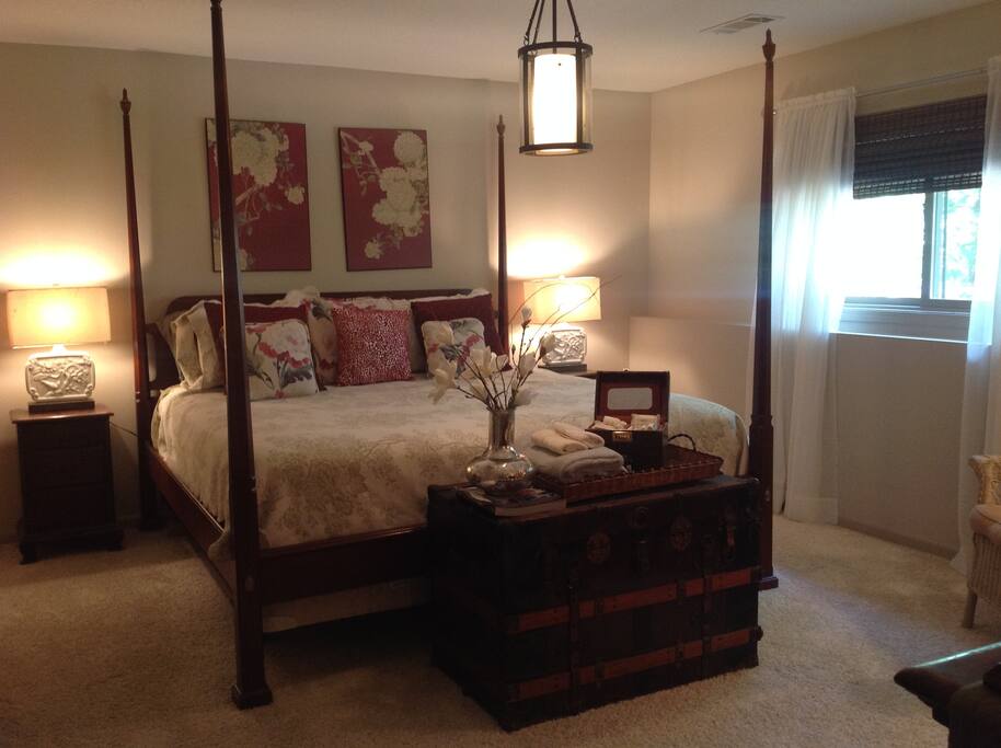 2nd picture of King bedroom (bed has pillow top)