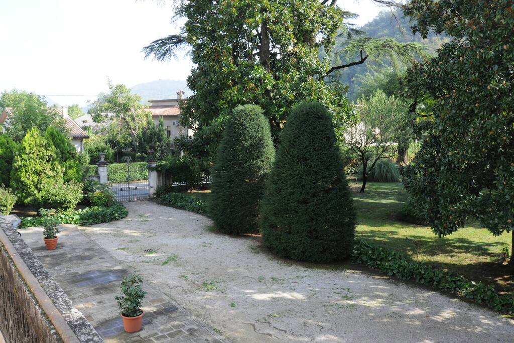 Scorcio del parco privato B&B Le Magnolie
