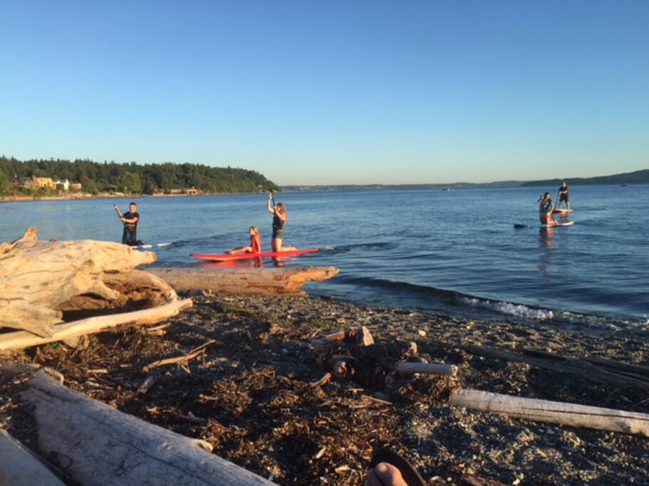 15 Min walk to private beach, 25 acre park.
