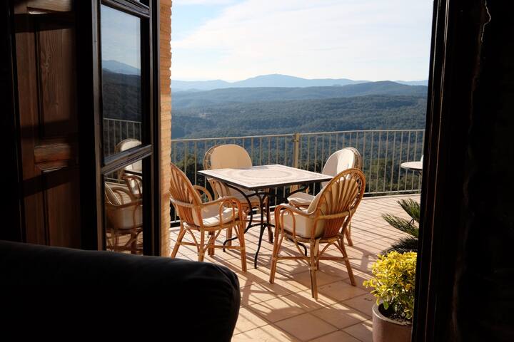 Renovated modern 16thC. Mas in mountains near sea gallery image 4