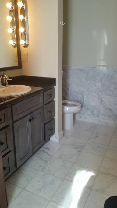 Suite A bath