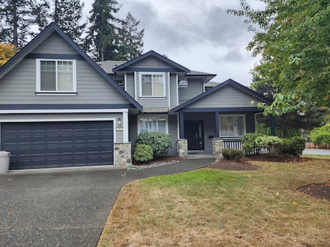 Victoria Luxury Retreat: Private & Central
