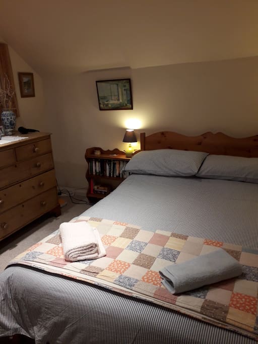 Guest bedroom