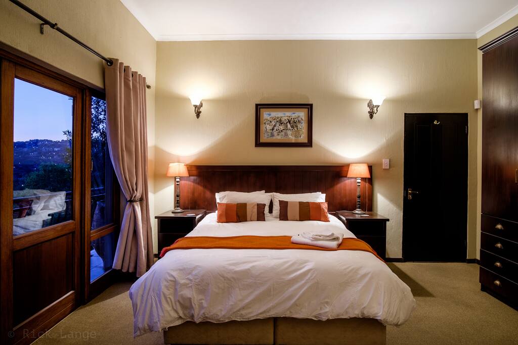 Double room from the en-suite bathroom.