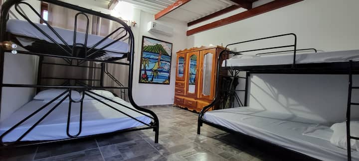 Dhoma e gjumit 4 (kati i dytë)