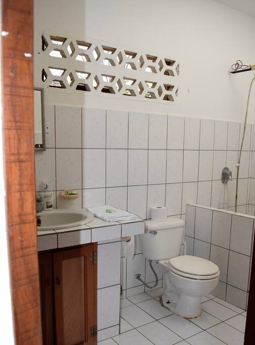 Salle de bain lumineuse
