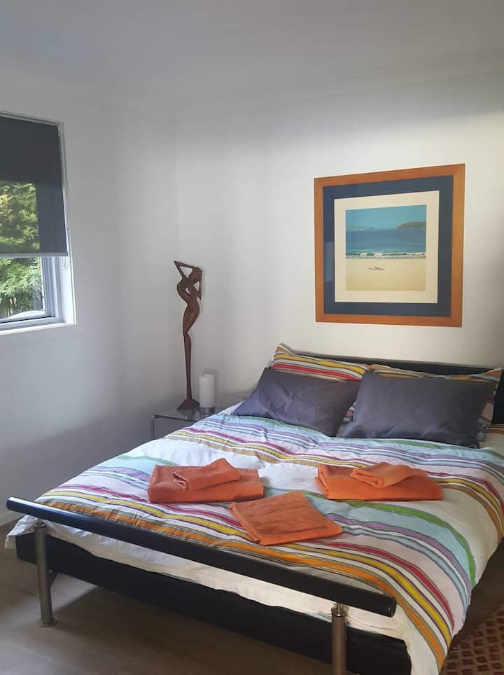 Second bedroom with windows from 2 different aspects.