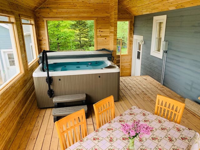 Airbnb Coaticook Vacation Rentals Places To Stay