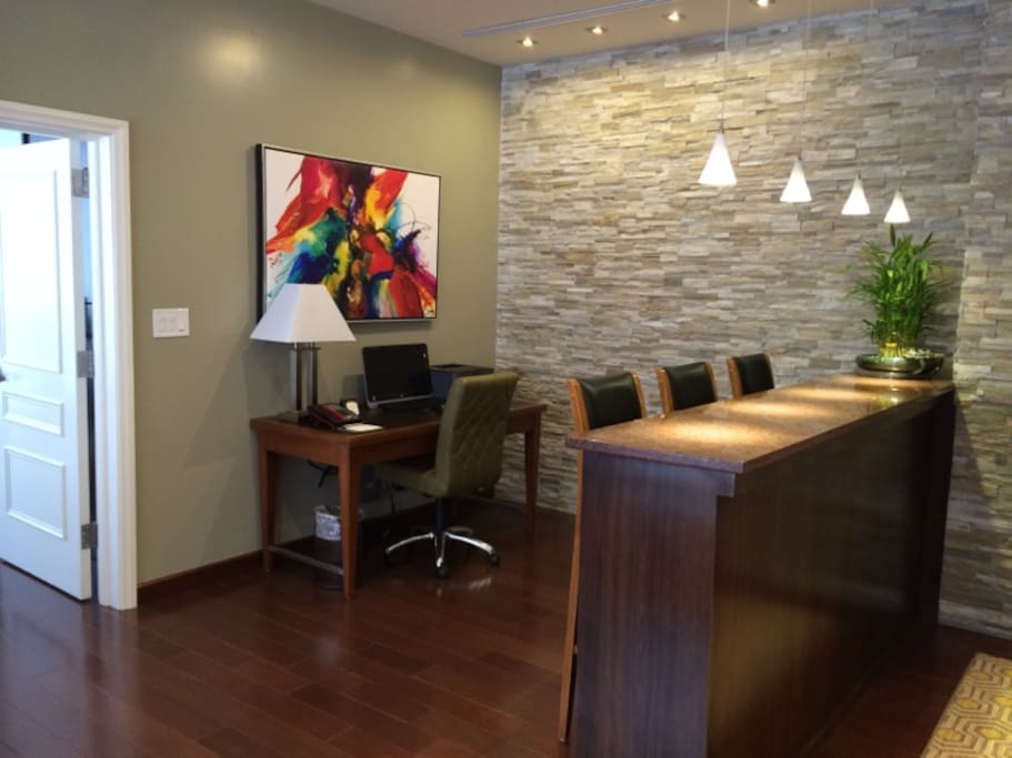 Penthouse Work Station