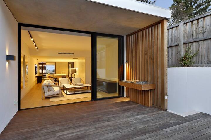 Luxe Tamarama With Swimming Pool Villas For Rent In Bondi New South Wales Australia