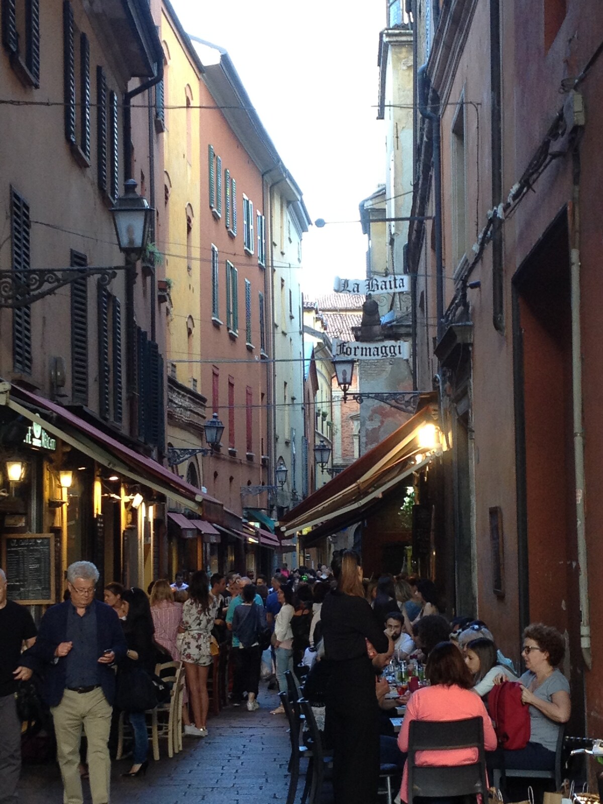 San Felice Downtown Apartment with Terrace - Apartments for Rent in Bologna,  Emilia-Romagna, Italy - Airbnb, image size:1200x1600