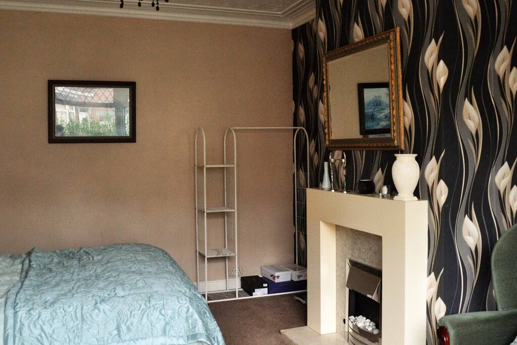 Guest bedroom