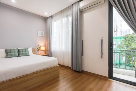 Sunny Room with Balcony near Han River - Free Wash
