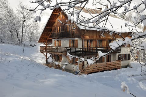 Chalet for 15 persons, with 7 rooms and 7bathrooms