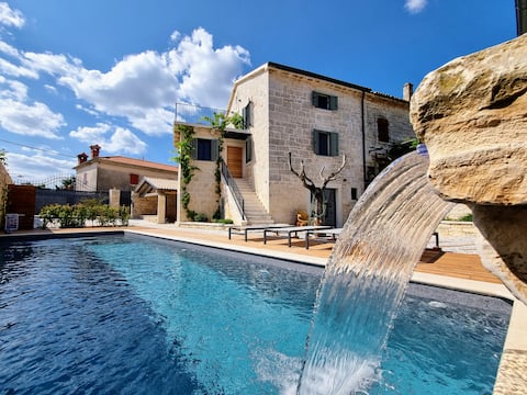 Villa Qualia - Heated pool, 4 bedrooms, 2 kitchens