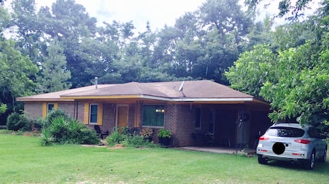 Tuskegee, Al Auburn, Al Sun Valley Vacation Home