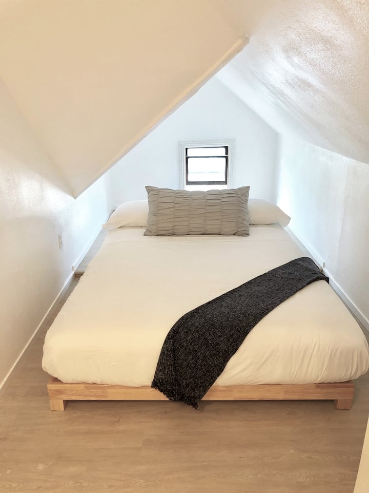 Spacious & Tranquil Studio Near Beach Apartments for Rent in Alameda