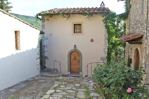 Turret  9 Km from Florence's old town