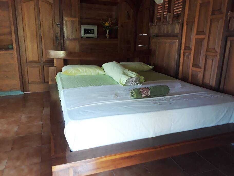 king bed