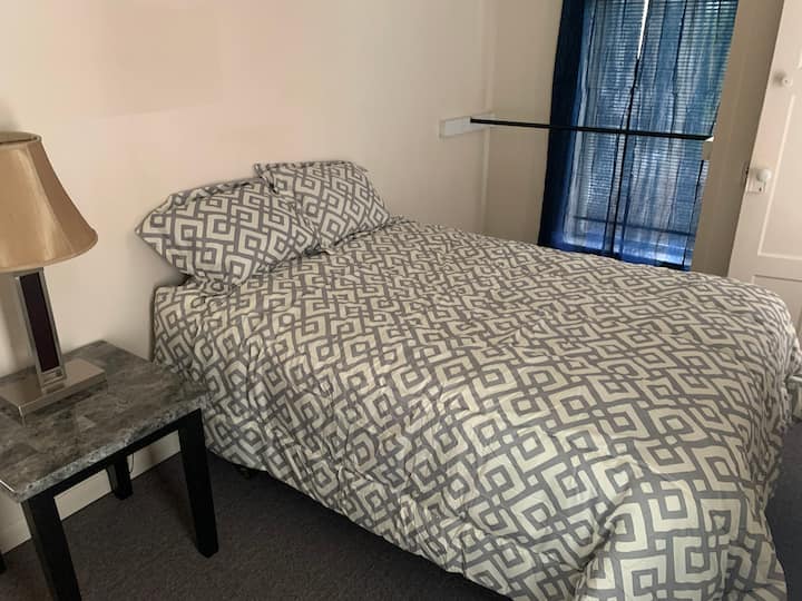 חדר שינה 2 מיטות מלאות