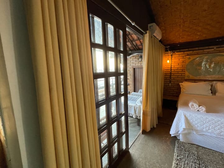Quarto e varanda 